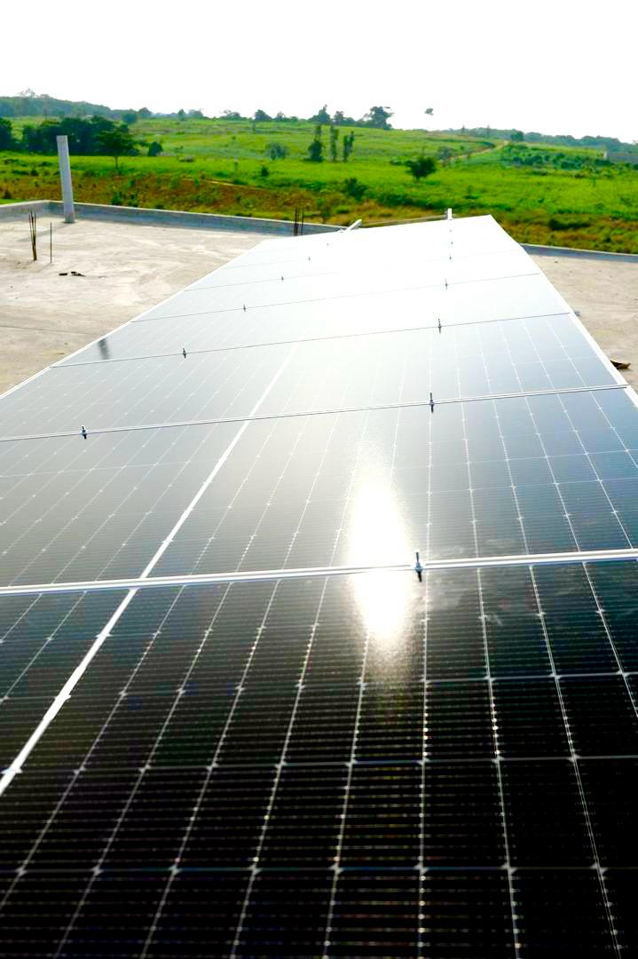 Panneaux Solaires Photovoltaïques 550 Wc Bifaciaux  fiables et économiques.